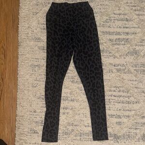 Vitality Ascend Pant in Midnight King Cheetah Size Xsmall